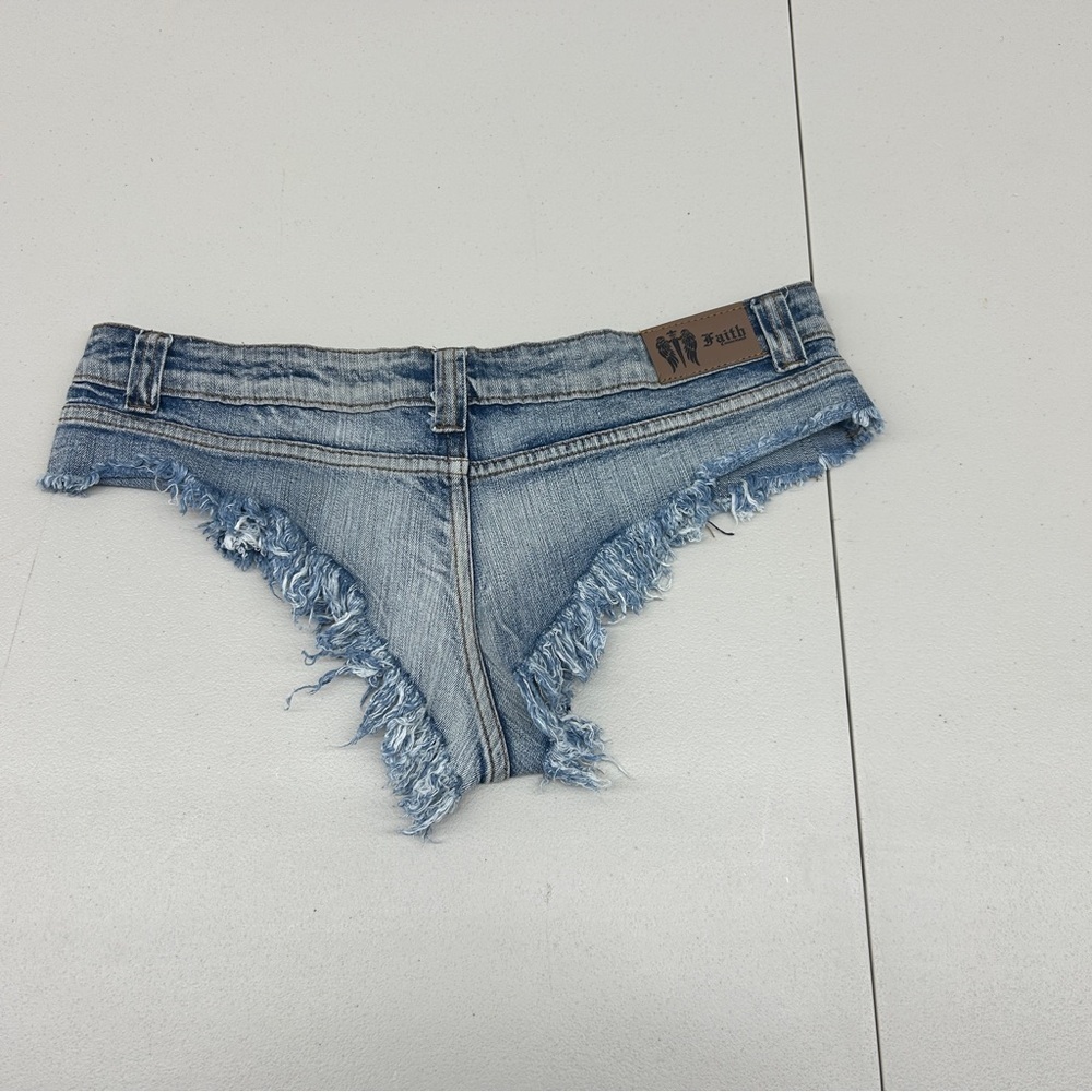 Faith Frayed Denim Shorts size XL - Picture 2 of 4